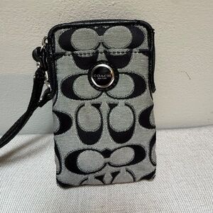 Vintage Coach Black and Grey Signature Wristlet